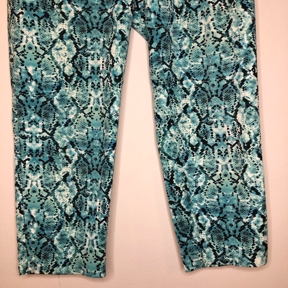 Liz Claiborne teal snake print cropped pants - Picture 3 of 14